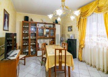 Sala da pranzo - Quadrilocale via Del Frantoio
 
42, Catania - foto 1