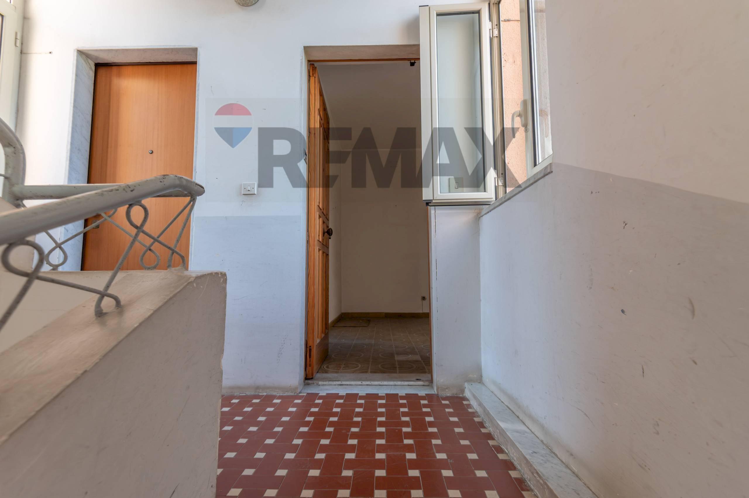 Hall / corridoio - Two-room apartment viale autonomia
83, Caltagirone - photo 2