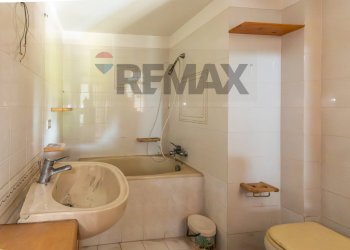Bagno - Two-room apartment viale autonomia
 
83, Caltagirone - photo 15