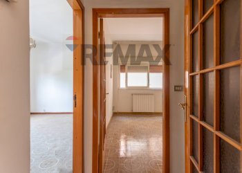Hall / corridoio - Two-room apartment viale autonomia
 
83, Caltagirone - photo 17