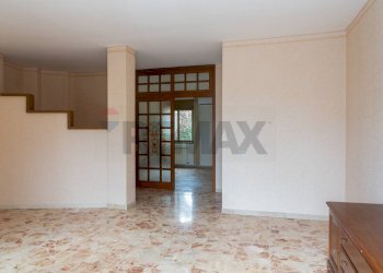 Stanza vuota - Appartamento Via San Gregorio
 
3, Sant'Agata Li Battiati - foto 17