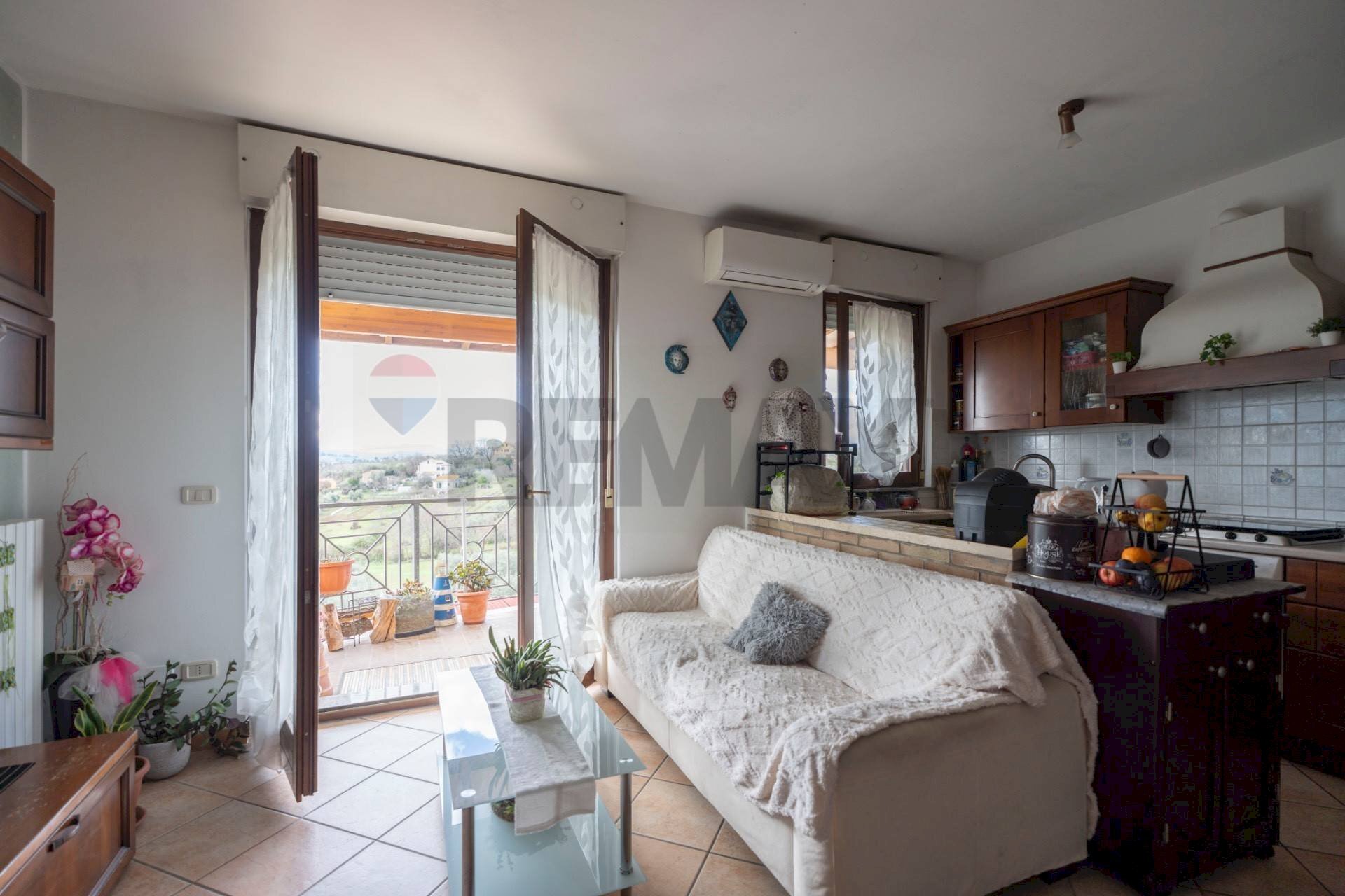 Soggiorno - Quadrilocale Via la croce
 
41, Monte San Vito - foto 1