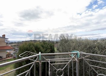 Balcone - Quadrilocale Via la croce
 
41, Monte San Vito - foto 16