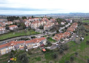 Edificio all\'aperto - Quadrilocale Via la croce
 
41, Monte San Vito - foto 38