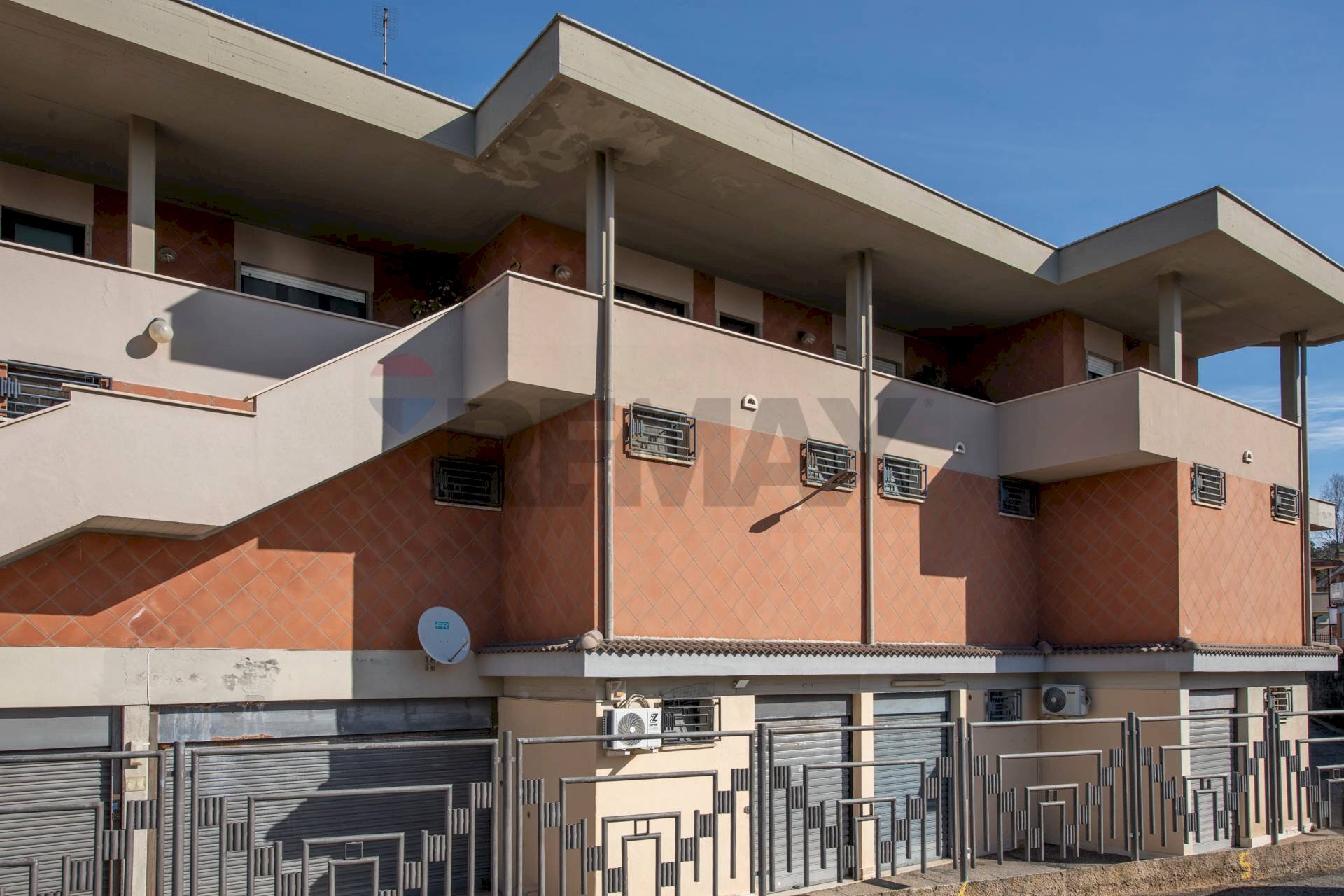 Edificio all\'aperto - Office Piazza del Consorzio
 
9, Anzio - photo 3