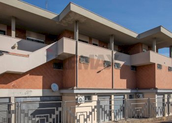 Edificio all\'aperto - Ufficio Piazza del Consorzio
 
9, Anzio - foto 3