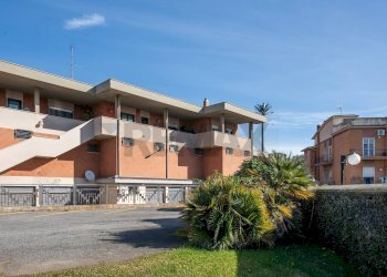 Edificio all\'aperto - Ufficio Piazza del Consorzio
 
9, Anzio - foto 34