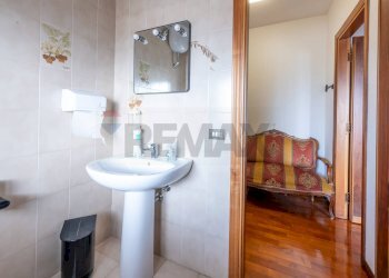 Bagno - Ufficio Piazza del Consorzio
 
9, Anzio - foto 36