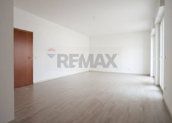 Stanza vuota - Locale Commerciale Via Roma
 
449, Enna - foto 3