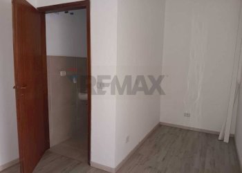 Stanza vuota - Locale Commerciale Via Roma
 
449, Enna - foto 15