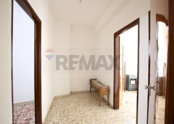 Hall / corridoio - Trilocale VIA CATULLO
 
23, Palazzolo Acreide - foto 15