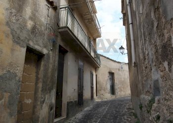 Edificio all\'aperto - Trilocale VIA CATULLO
 
23, Palazzolo Acreide - foto 17