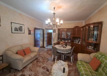 Sala da pranzo - Appartamento via enrico trimarchi
 
6, Sant'Alessio Siculo - foto 6