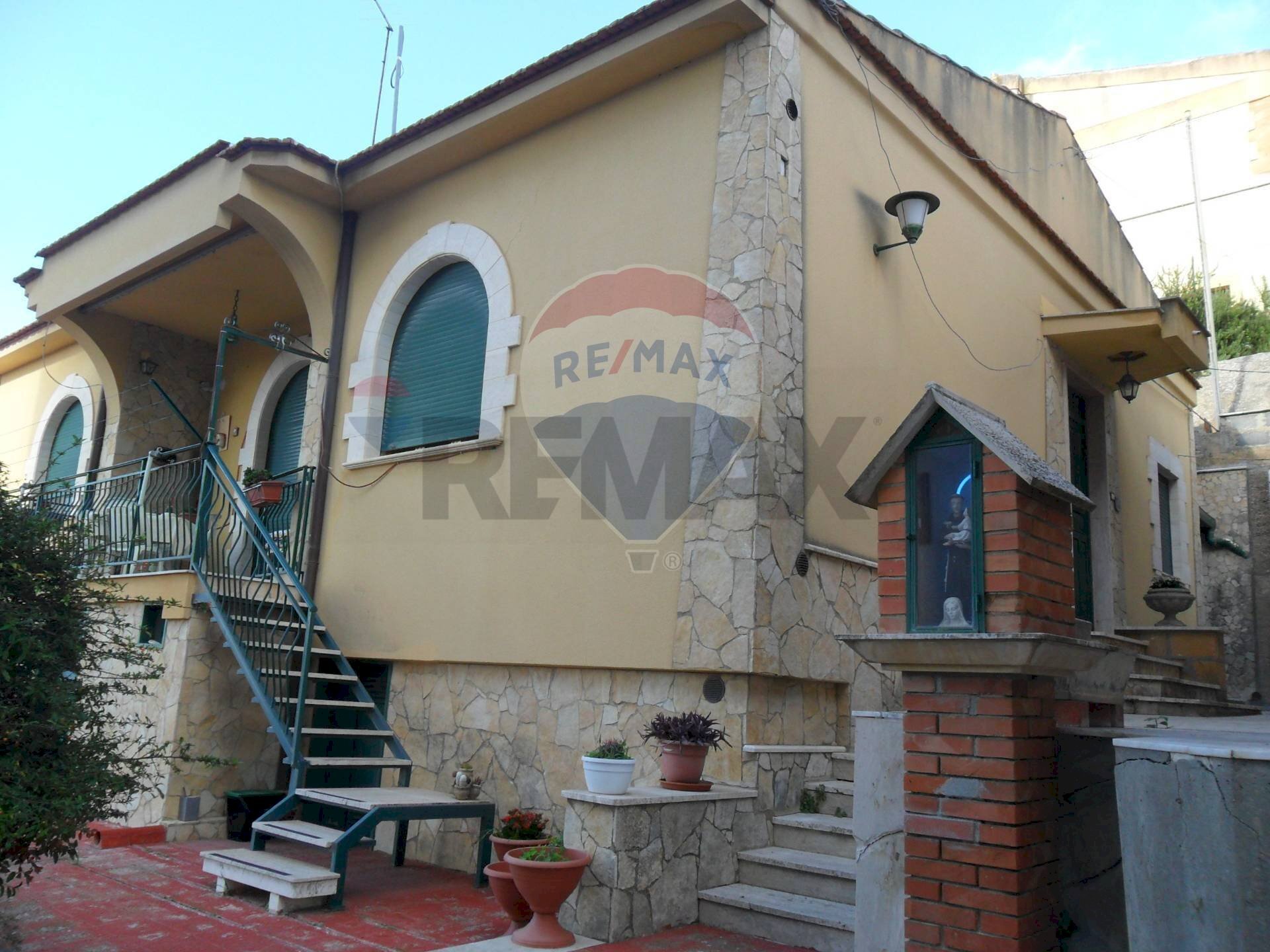 Casa all\'aperto - Villa Via Antonio Guastaferro
 
snc, Caltanissetta - foto 1
