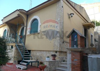 Casa all\'aperto - Villa Via Antonio Guastaferro
 
snc, Caltanissetta - foto 1