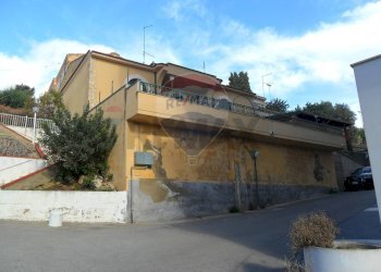 Casa all\'aperto - Villa Via Antonio Guastaferro
 
snc, Caltanissetta - foto 6
