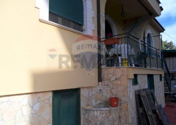 Casa all\'aperto - Villa Via Antonio Guastaferro
 
snc, Caltanissetta - foto 7