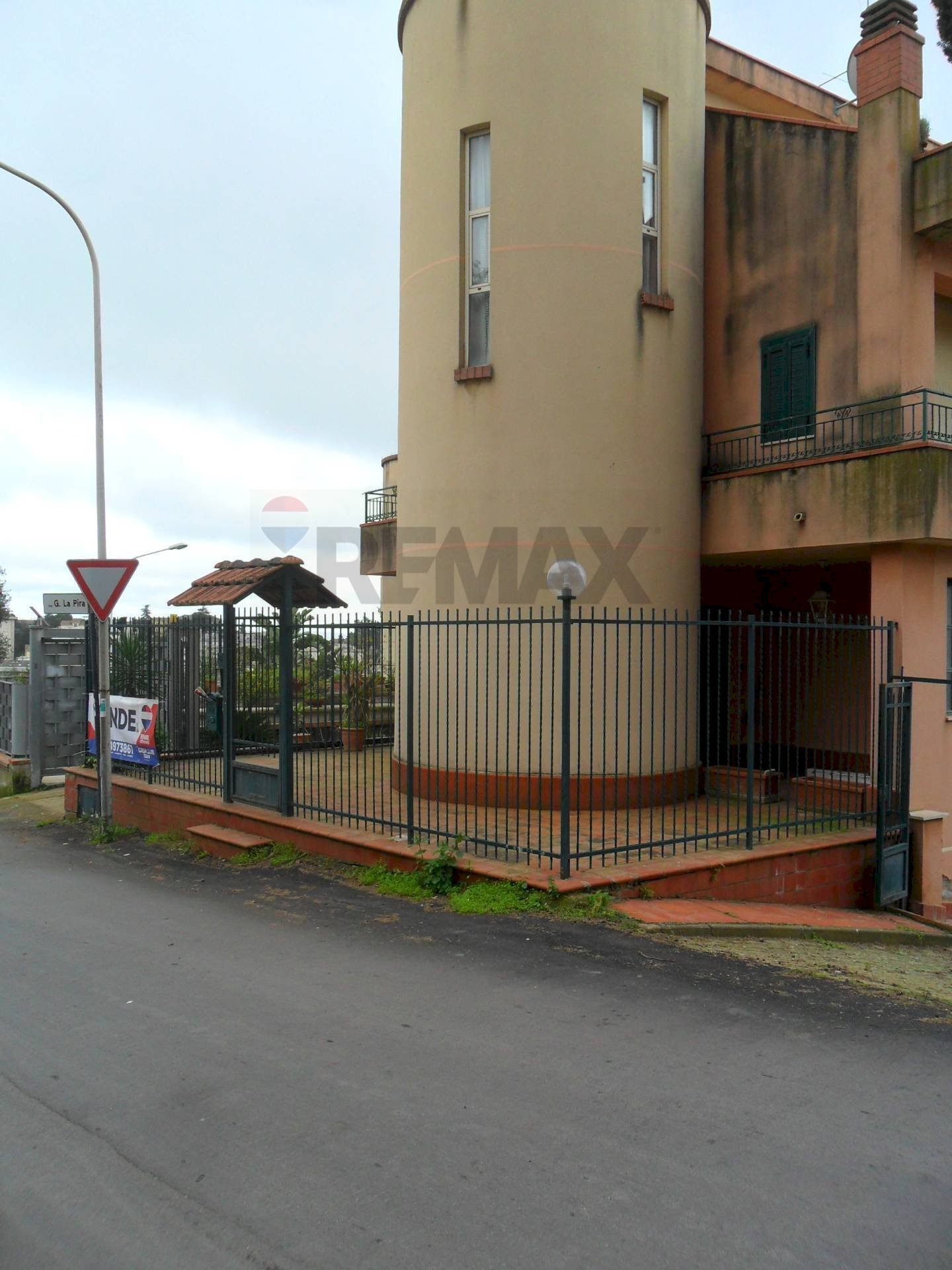 Edificio all\'aperto - Villa a Schiera Via Giorgio La Pira
 
2, Caltanissetta - foto 2