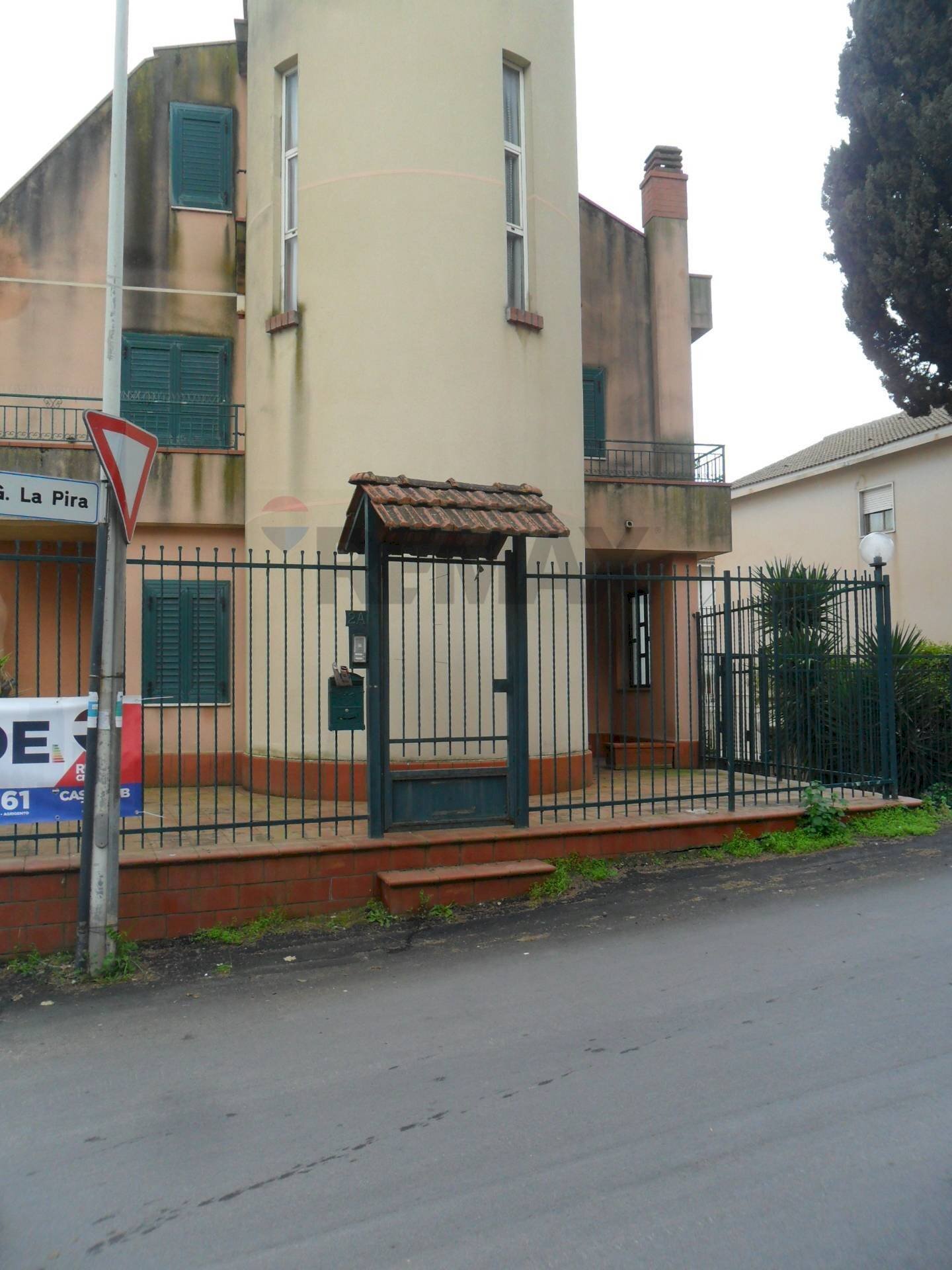 Edificio all\'aperto - Villa a Schiera Via Giorgio La Pira
 
2, Caltanissetta - foto 3