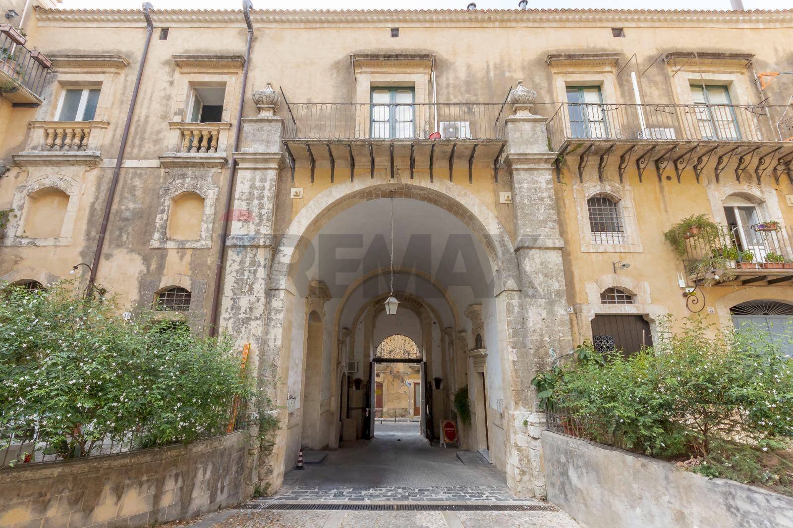 Edificio all\'aperto - Casa indipendente via cavour
48, Noto - foto 2