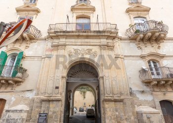 Edificio all\'aperto - Casa indipendente via cavour
 
48, Noto - foto 1