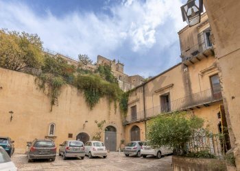 Edificio all\'aperto - Casa indipendente via cavour
 
48, Noto - foto 3