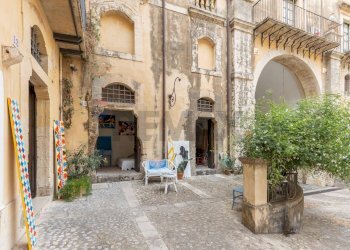 Edificio all\'aperto - Casa indipendente via cavour
 
48, Noto - foto 7