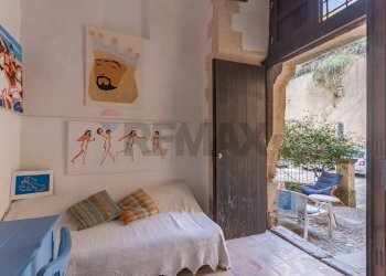 Camera / camera da letto - Casa indipendente via cavour
 
48, Noto - foto 27