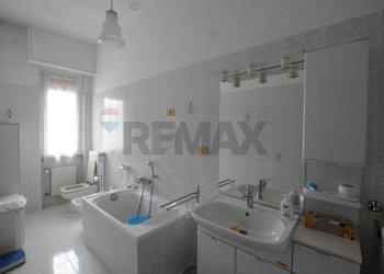 Bagno - Four-room apartment Via Braia 8, Millesimo - photo 34