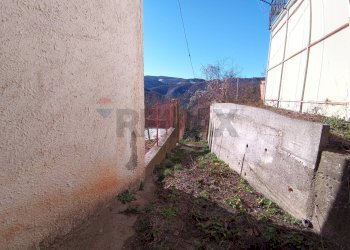 Giardino - Casa semi indipendente Via Resii
 
4, Pallare - foto 9