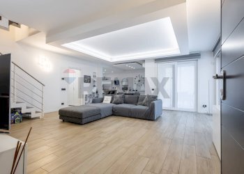 Soggiorno - Attico via XVII Marzo
 
40, Carnate - foto 1