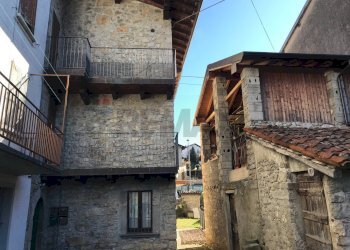 Casa all\'aperto - Casa semi indipendente via Costa Berlendis
 
8, Zogno - foto 2