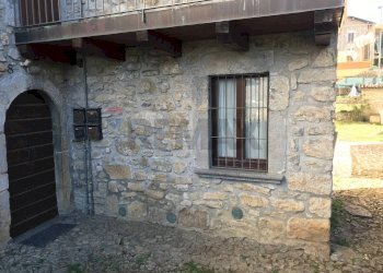 Casa all\'aperto - Casa semi indipendente via Costa Berlendis
 
8, Zogno - foto 7