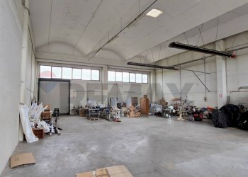 Parcheggio - Capannone Via alighieri
 
40, Riva del Po - foto 1