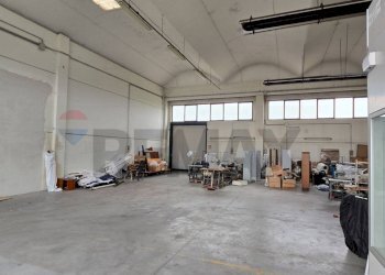 Parcheggio - Capannone Via alighieri
 
40, Riva del Po - foto 2