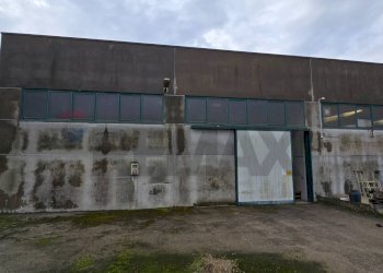 Edificio all\'aperto - Capannone Via alighieri
 
40, Riva del Po - foto 15