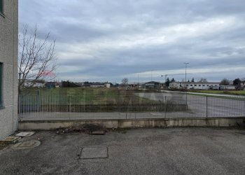 Terrazza - Capannone Via alighieri
 
40, Riva del Po - foto 19