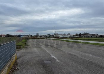 Parcheggio - Capannone Via alighieri
 
40, Riva del Po - foto 24