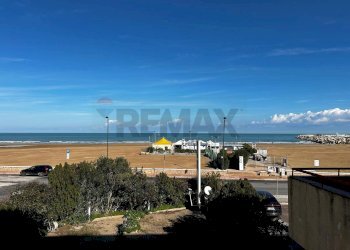 Vista dell\'acqua - Quadrilocale Via Einaudi
 
9, Vieste - foto 1