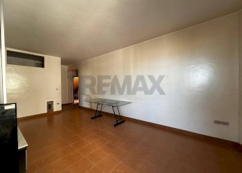 Stanza vuota - Quadrilocale Via Einaudi
 
9, Vieste - foto 3