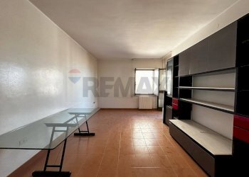 Stanza vuota - Quadrilocale Via Einaudi
 
9, Vieste - foto 4