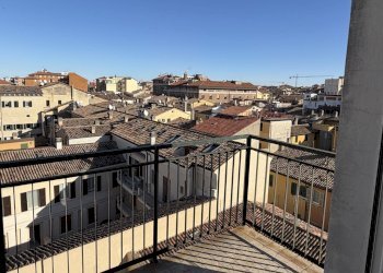 Foto 1 - Trilocale Via Giuseppe Mazzini
 
31, Pesaro - foto 1