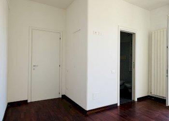 Foto 9 - Trilocale Via Giuseppe Mazzini
 
31, Pesaro - foto 9