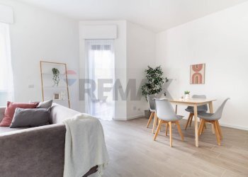 Sala da pranzo - Quadrilocale via Caprera
 
8, Busto Arsizio - foto 6