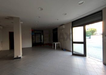 Stanza vuota - Locale Commerciale Via Trieste
 
55, Ladispoli - foto 6