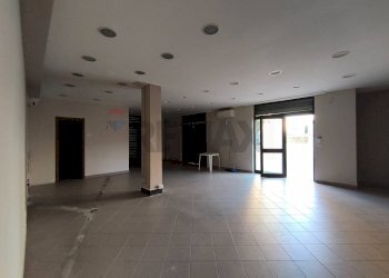 Stanza vuota - Locale Commerciale Via Trieste
 
55, Ladispoli - foto 8