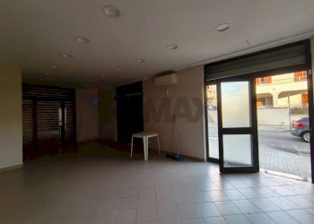 Stanza vuota - Locale Commerciale Via Trieste
 
55, Ladispoli - foto 11