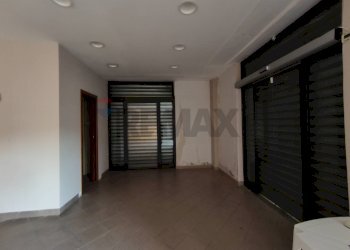 Stanza vuota - Locale Commerciale Via Trieste
 
55, Ladispoli - foto 12