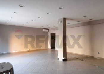 Stanza vuota - Locale Commerciale Via Trieste
 
55, Ladispoli - foto 16