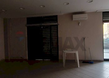 Stanza vuota - Locale Commerciale Via Trieste
 
55, Ladispoli - foto 19